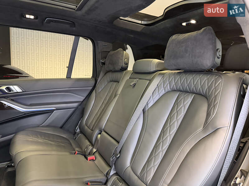 Внедорожник / Кроссовер BMW X7 2021 в Киеве
