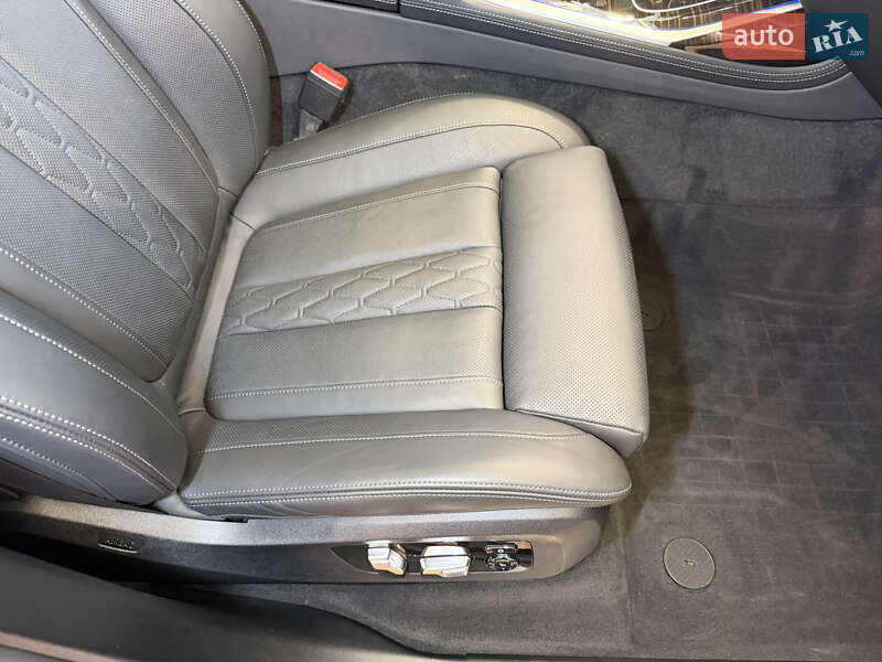 Внедорожник / Кроссовер BMW X7 2021 в Киеве