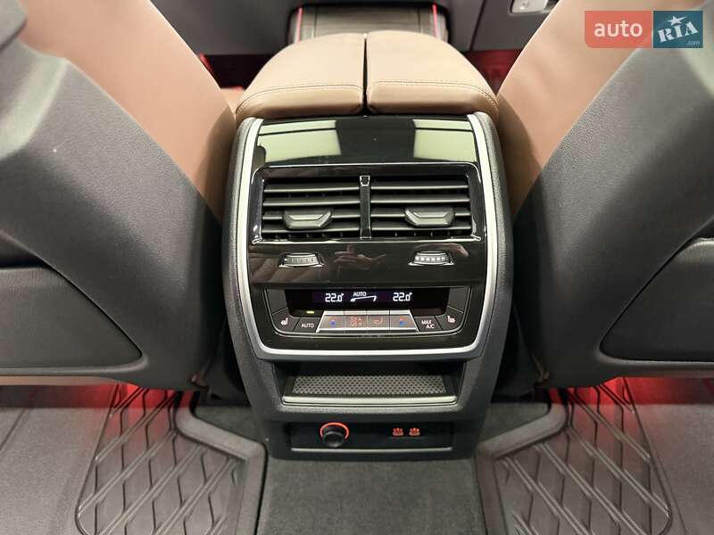 Внедорожник / Кроссовер BMW X7 2023 в Киеве