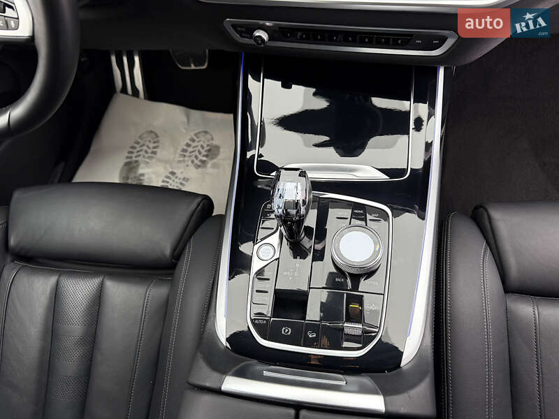 Внедорожник / Кроссовер BMW X7 2019 в Луцке