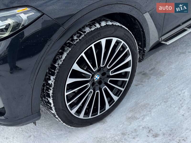 Внедорожник / Кроссовер BMW X7 2019 в Луцке