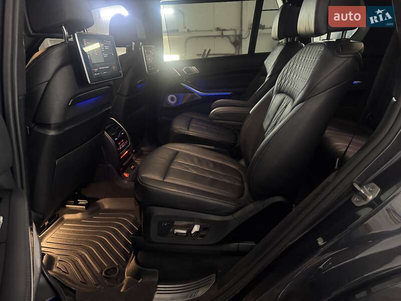 Внедорожник / Кроссовер BMW X7 2020 в Тернополе