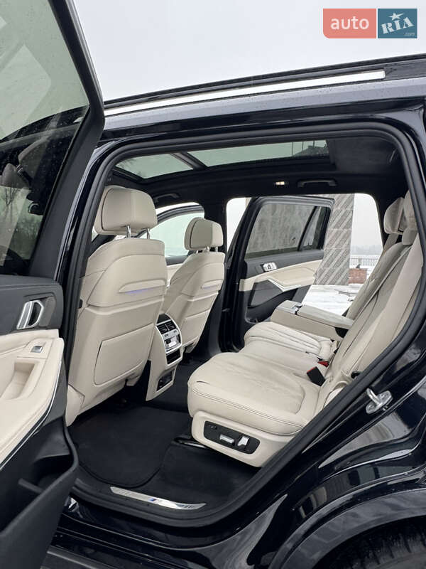 Внедорожник / Кроссовер BMW X7 2020 в Киеве