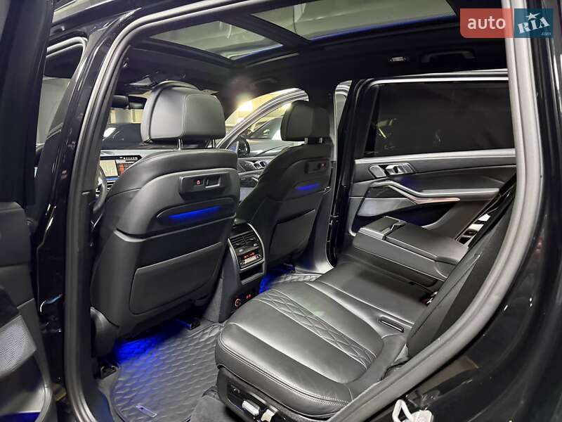 Внедорожник / Кроссовер BMW X7 2022 в Киеве