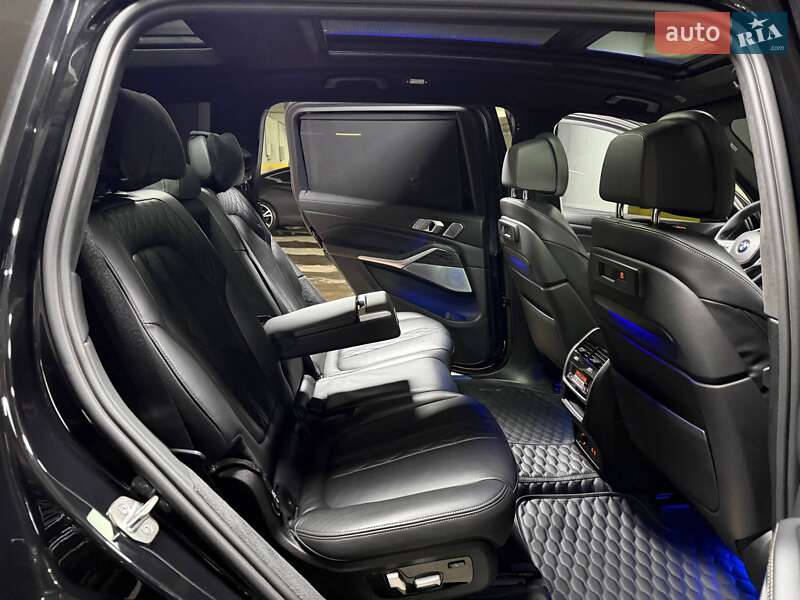 Внедорожник / Кроссовер BMW X7 2022 в Киеве