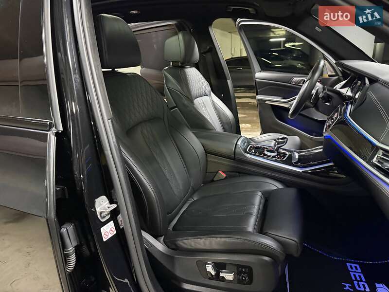Внедорожник / Кроссовер BMW X7 2022 в Киеве
