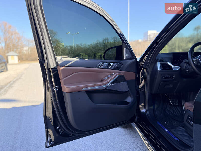 Позашляховик / Кросовер BMW X7 2023 в Дніпрі