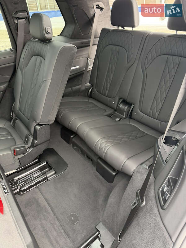Внедорожник / Кроссовер BMW X7 2024 в Луцке