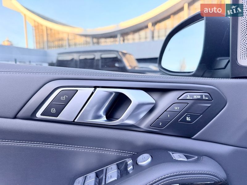 Внедорожник / Кроссовер BMW X7 2023 в Киеве