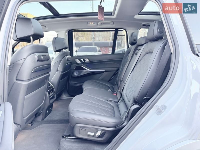 Внедорожник / Кроссовер BMW X7 2023 в Киеве