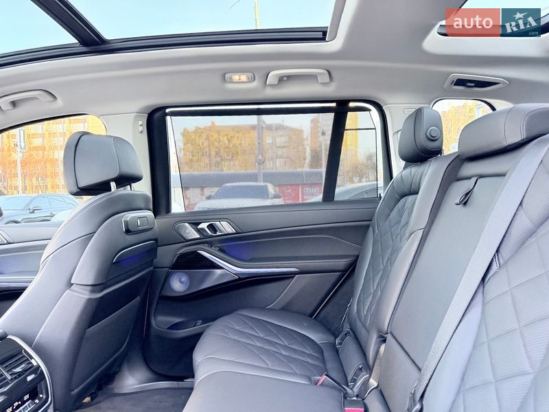 Внедорожник / Кроссовер BMW X7 2023 в Киеве