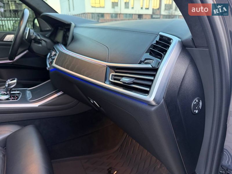 Внедорожник / Кроссовер BMW X7 2021 в Умани