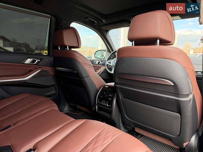 Позашляховик / Кросовер BMW X7 2024 в Києві