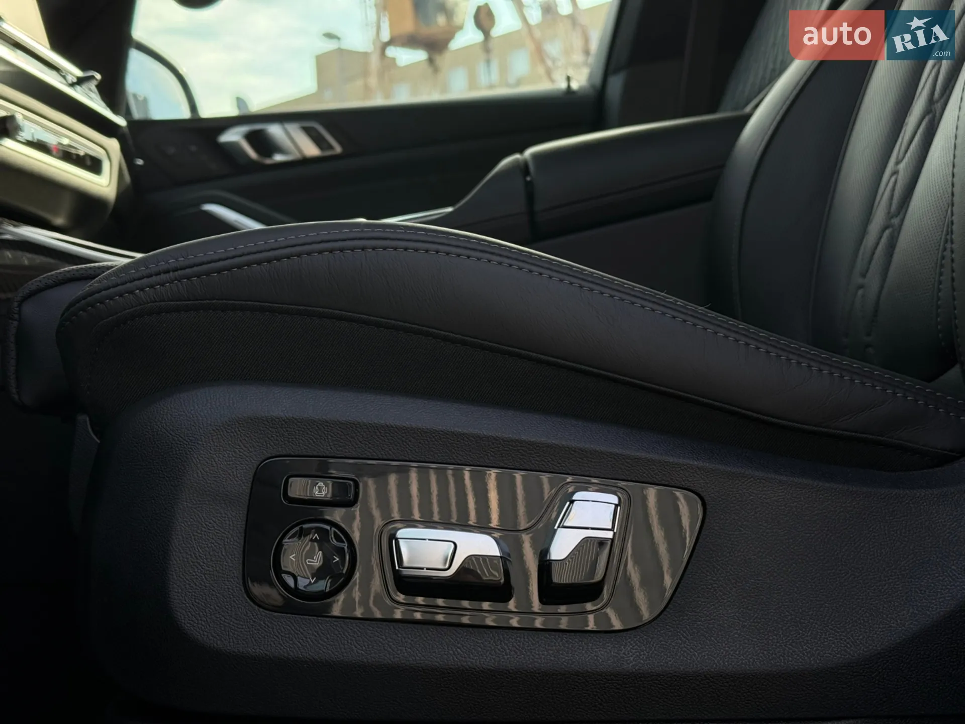 2026 BMW X7 - мініатюра 70