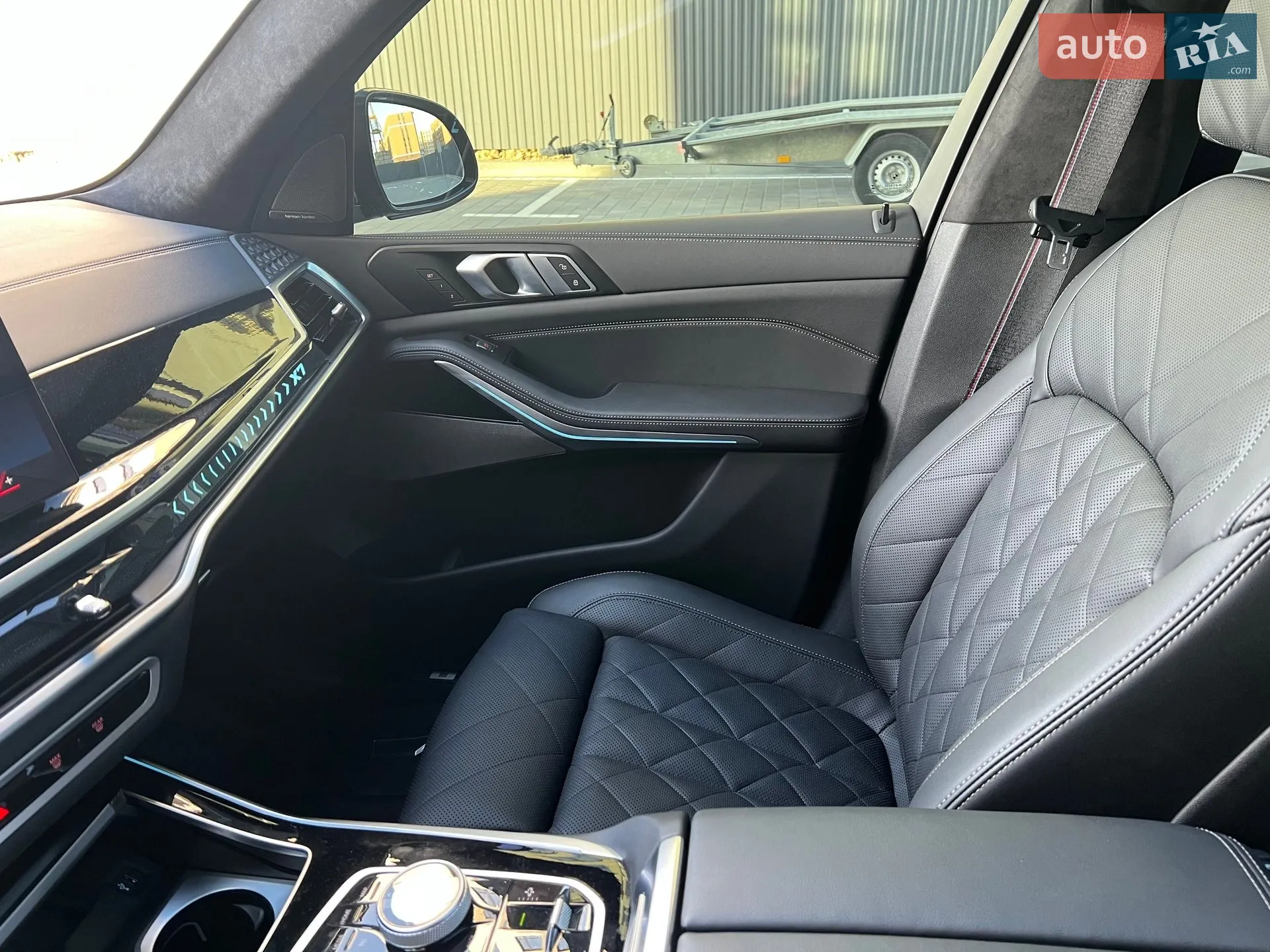 2023 BMW X7 - мініатюра 23