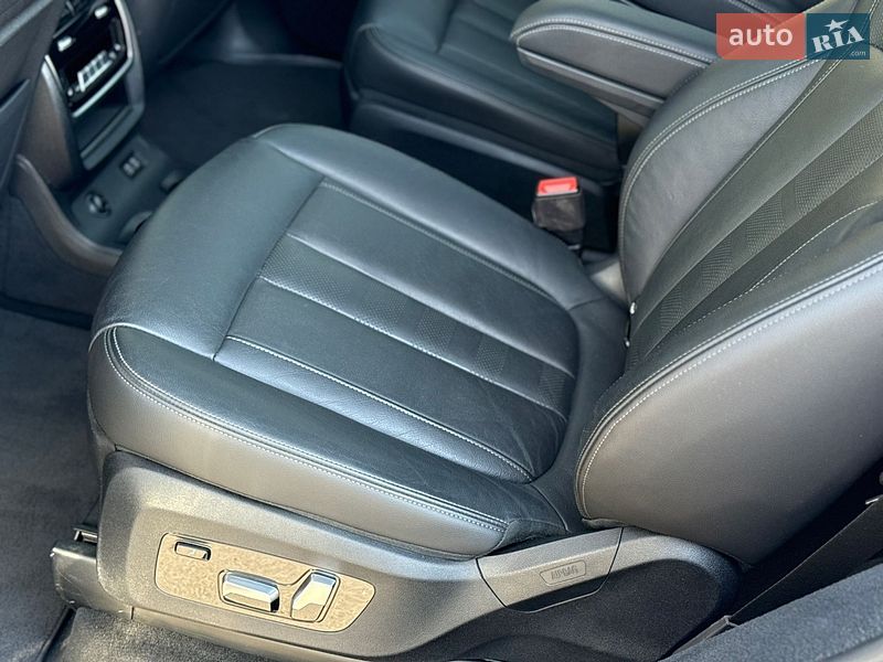 Внедорожник / Кроссовер BMW X7 2020 в Киеве