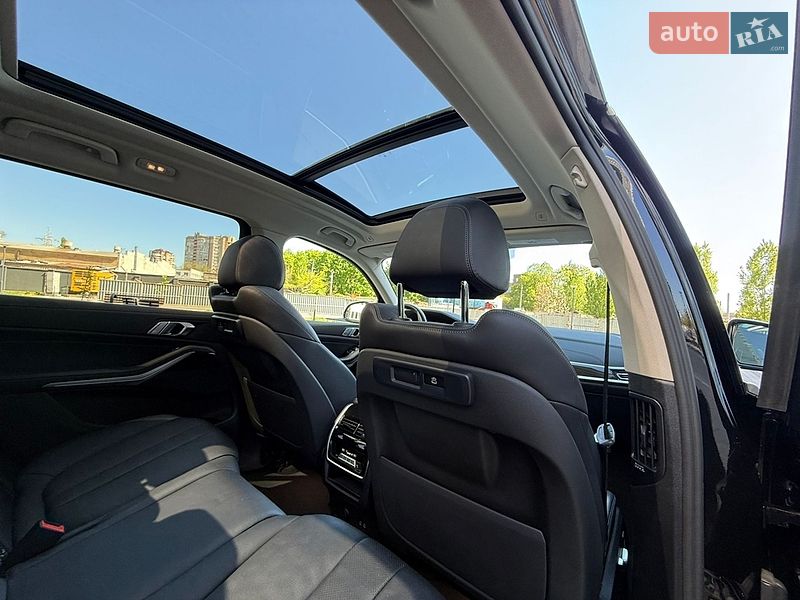 Внедорожник / Кроссовер BMW X7 2021 в Одессе