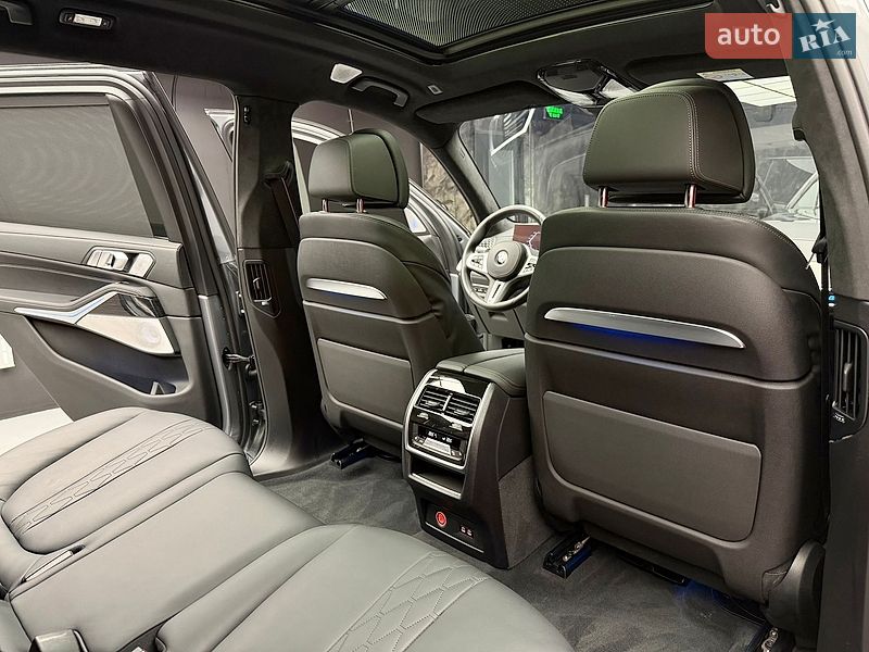 Внедорожник / Кроссовер BMW X7 2023 в Киеве