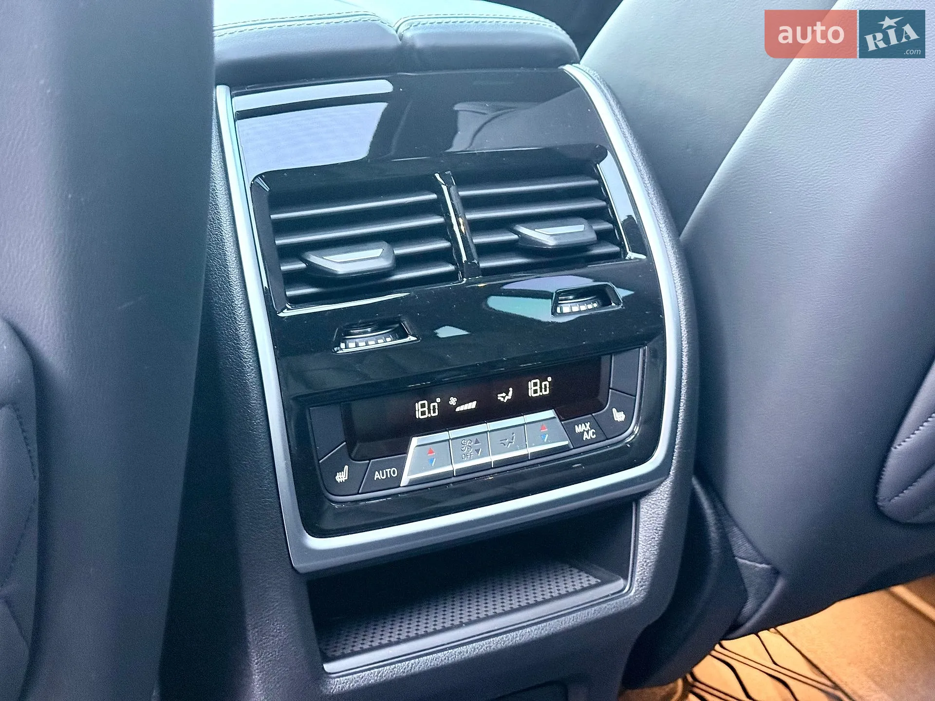 2025 BMW X7 - мініатюра 31