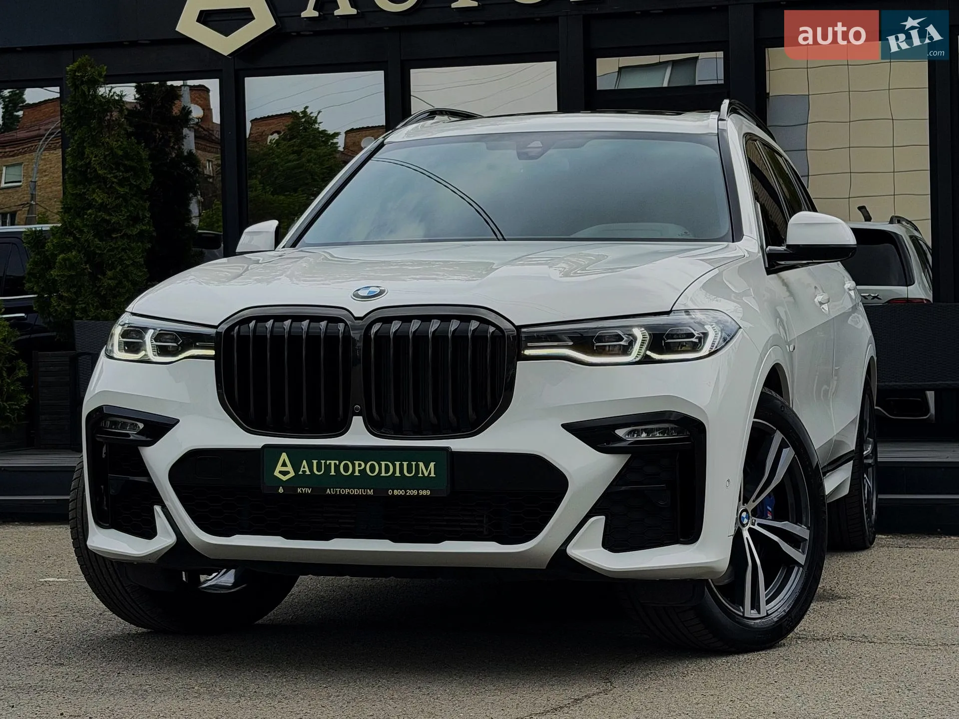 2022 BMW X7 - фото 1
