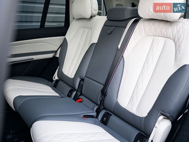 Внедорожник / Кроссовер BMW X7 2023 в Одессе