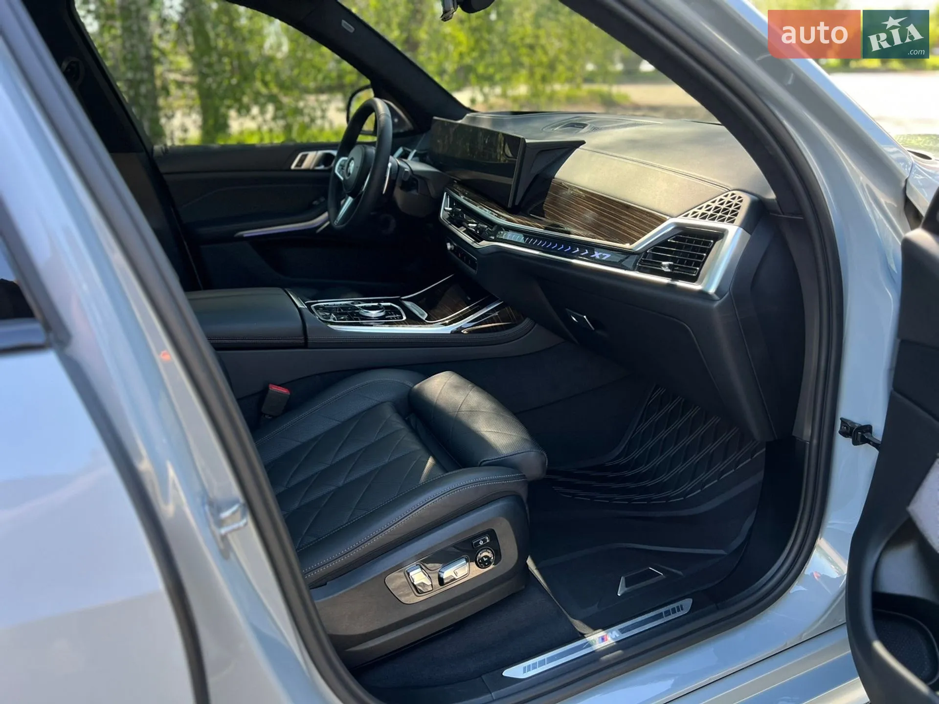 2023 BMW X7 - мініатюра 33