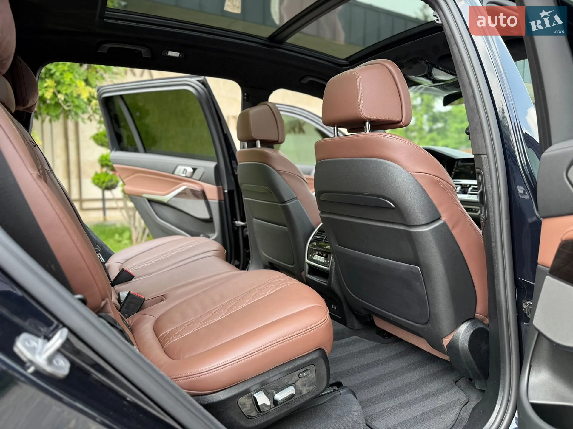 2021 BMW X7 - мініатюра 76