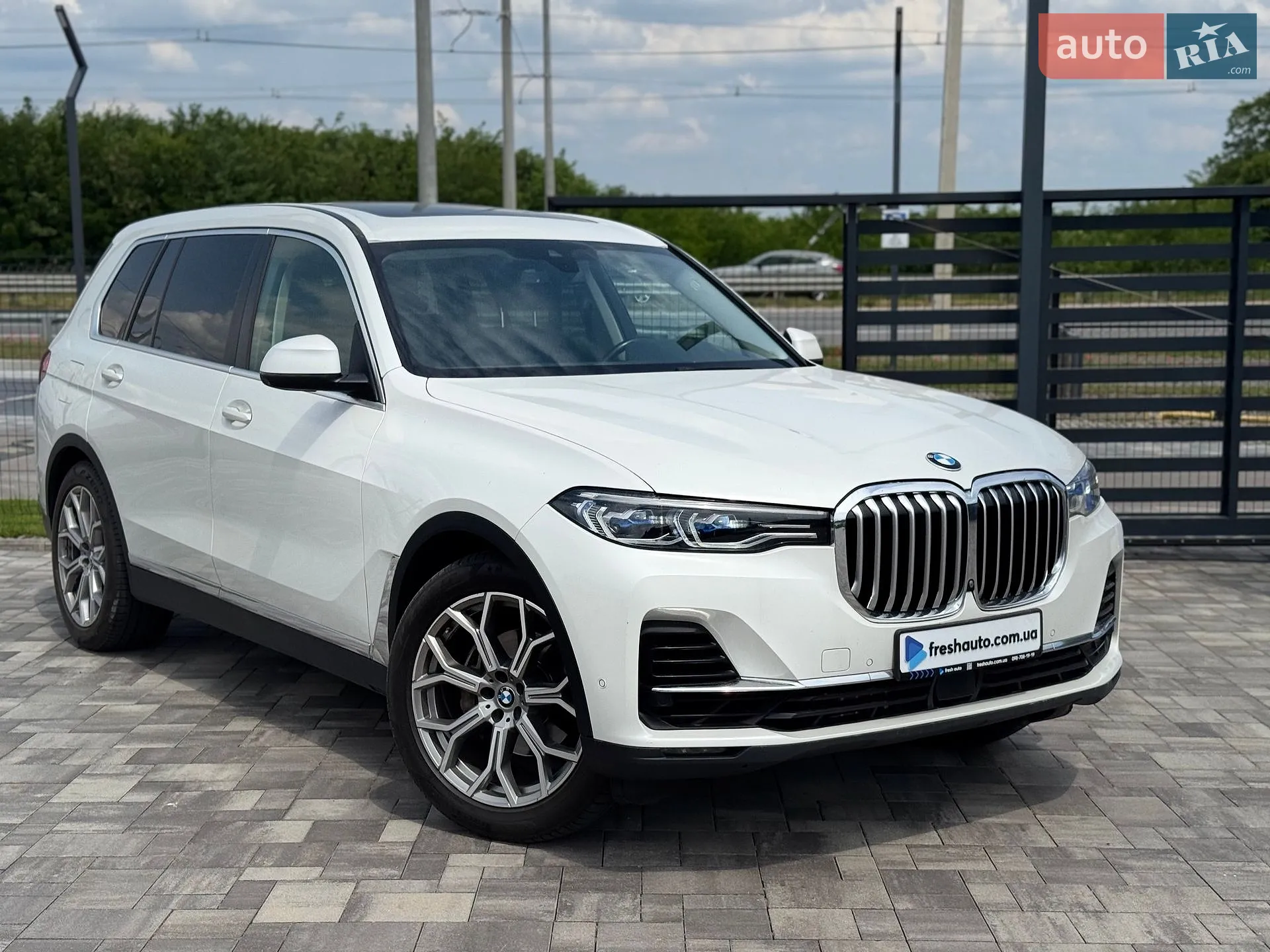 2020 BMW X7 - фото 1