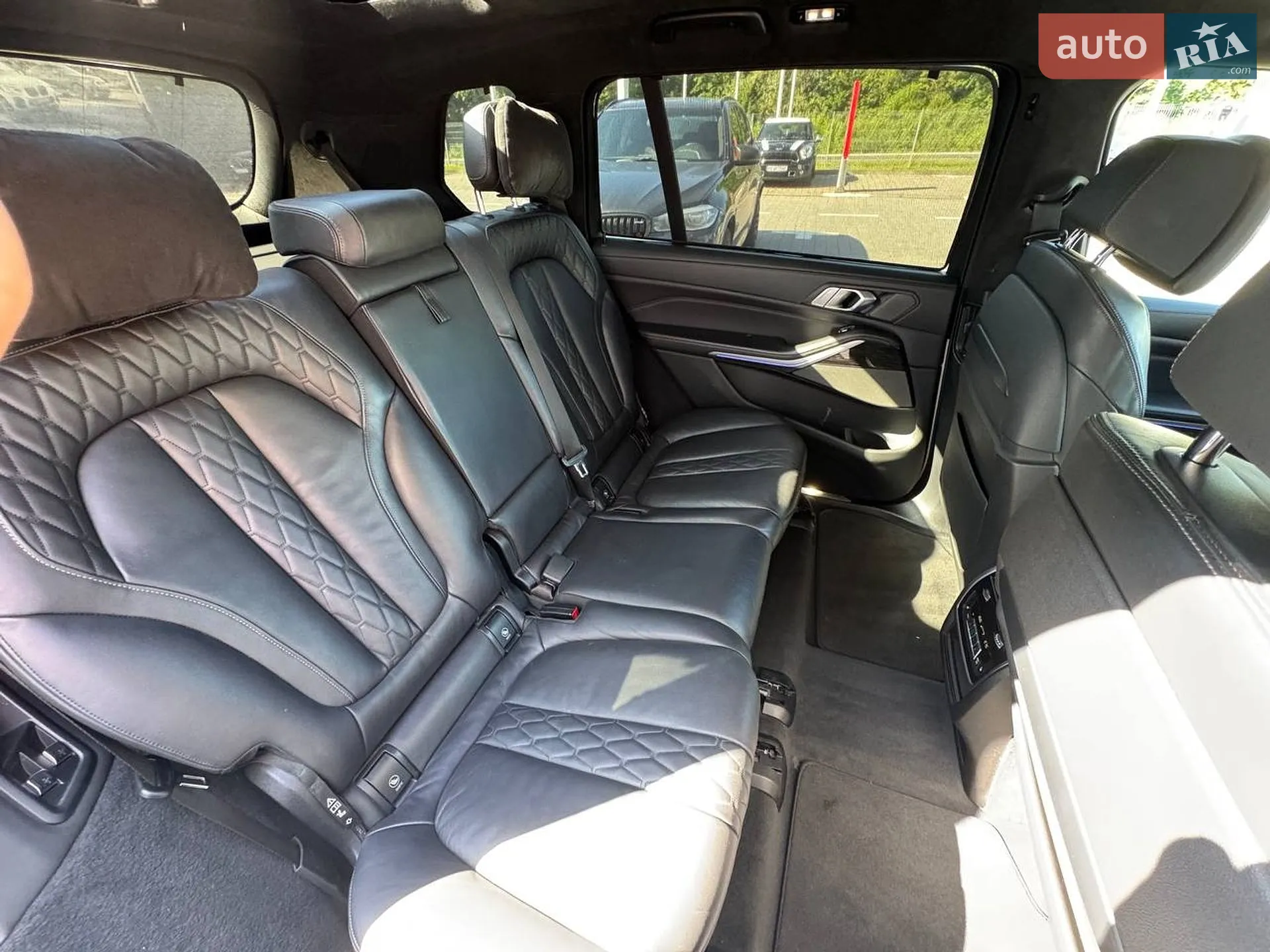 2020 BMW X7 - мініатюра 33