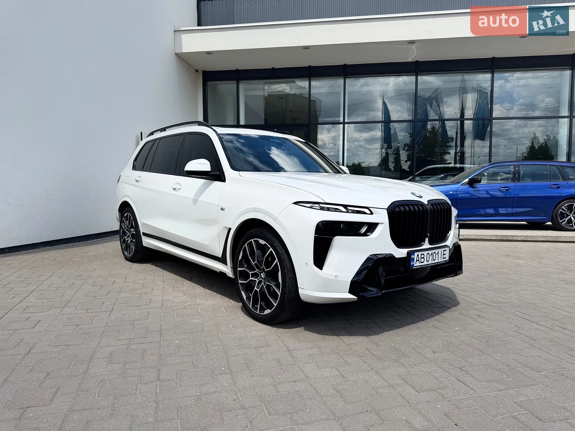 2023 BMW X7 - фото 1