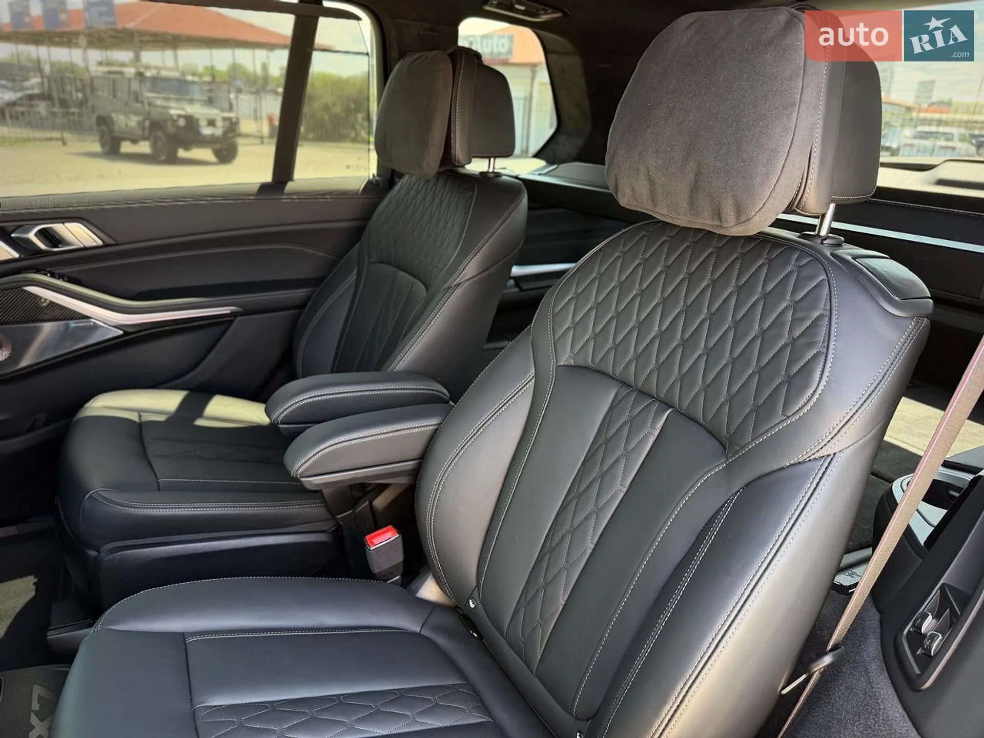 2025 BMW X7 - мініатюра 91