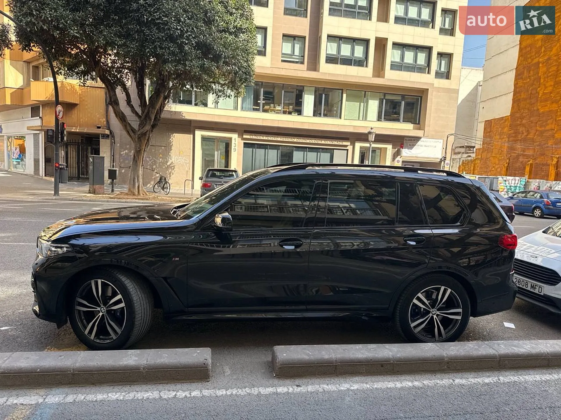 2020 BMW X7 - мініатюра 2