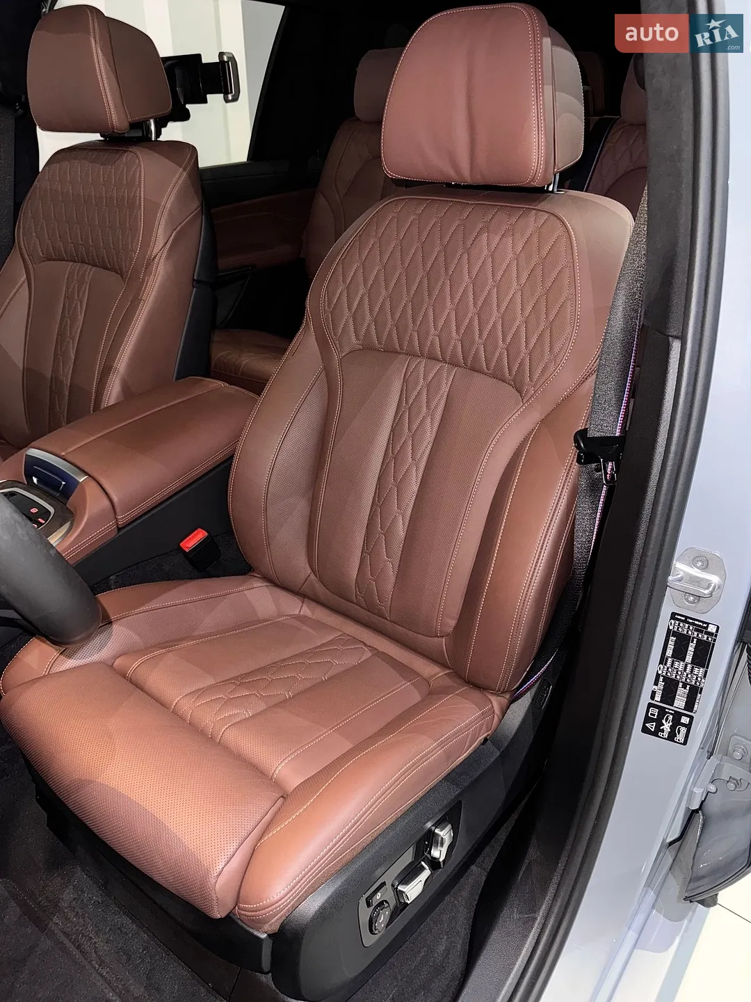 2023 BMW X7 - мініатюра 74
