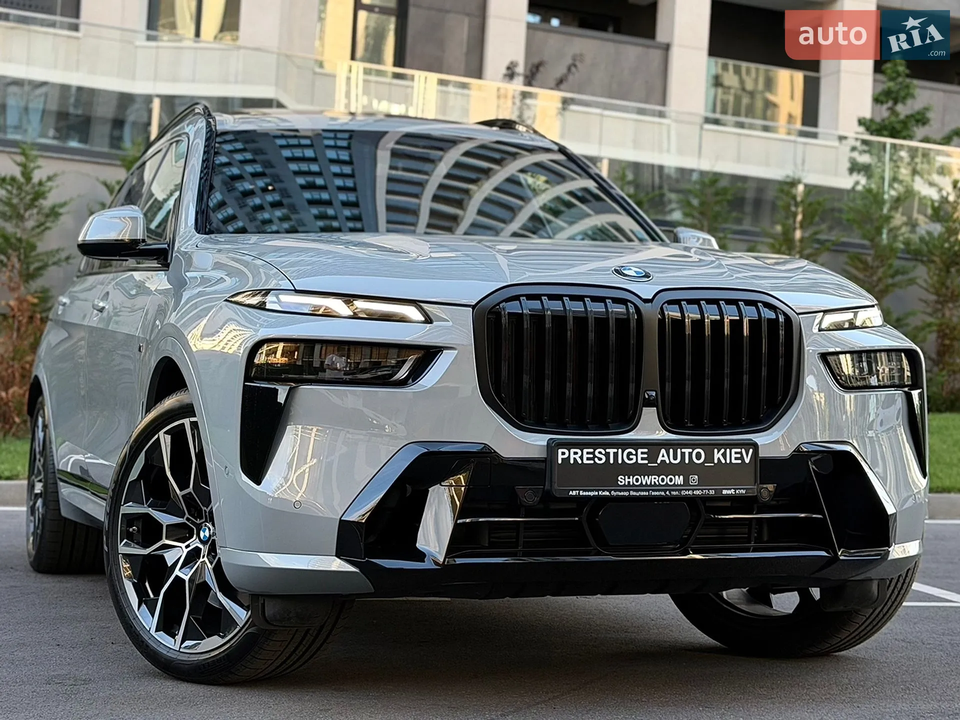 2025 BMW X7 - фото 1