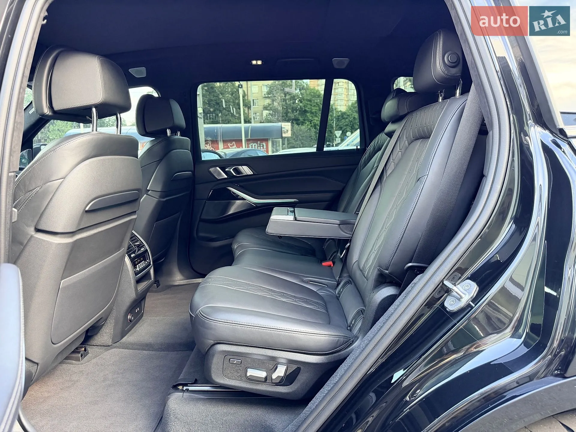 2020 BMW X7 - мініатюра 23
