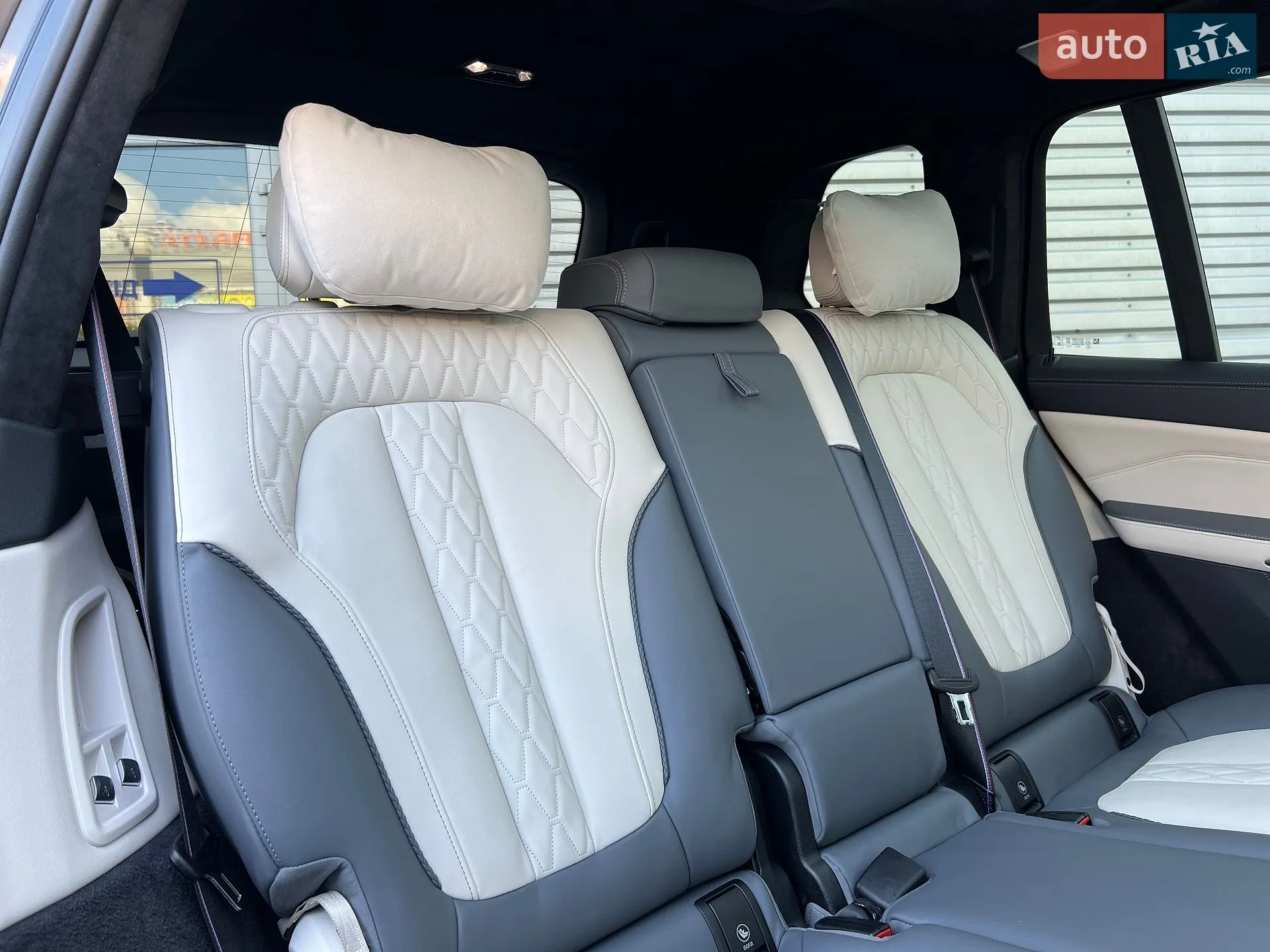 2025 BMW X7 - мініатюра 32