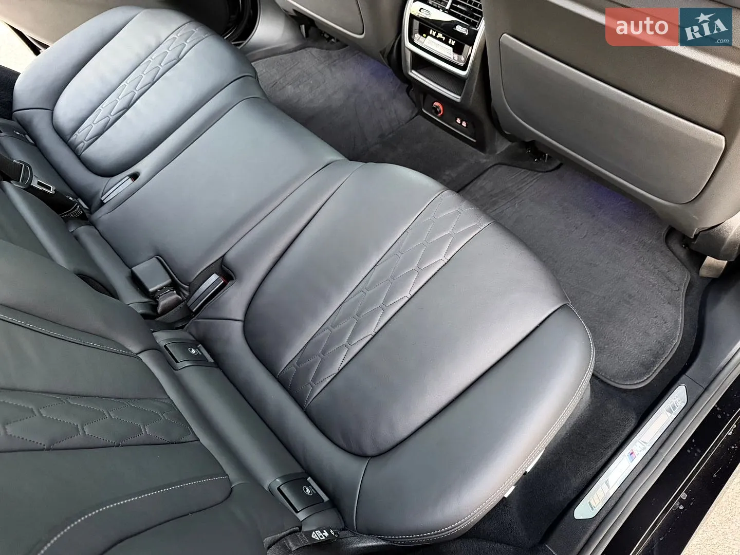 2020 BMW X7 - мініатюра 26