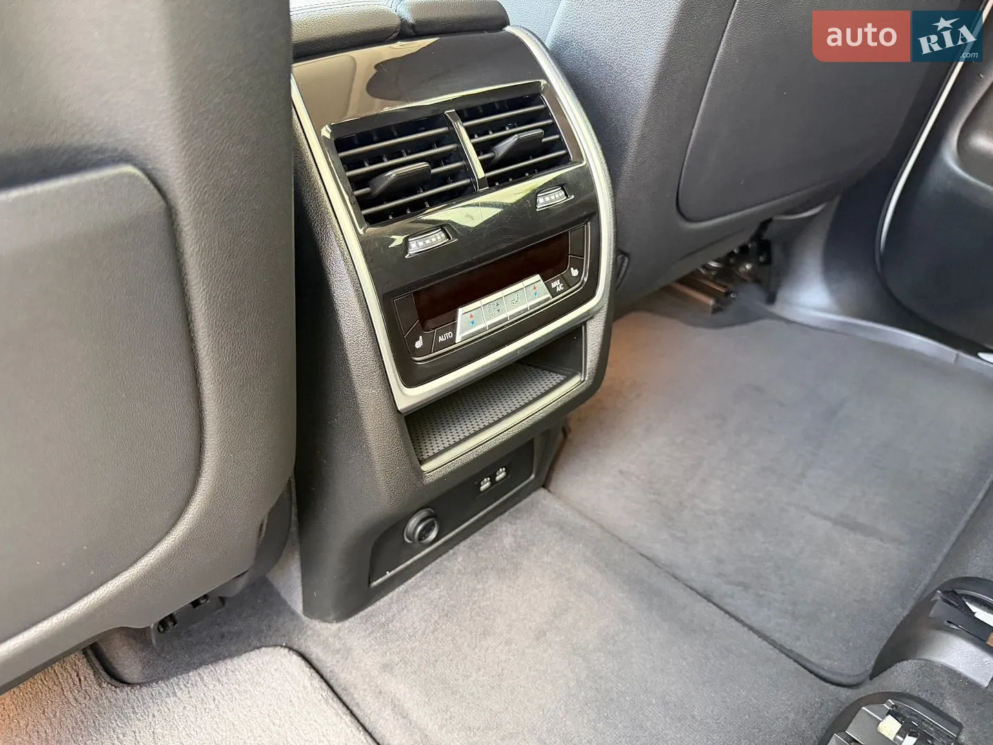 2021 BMW X7 - мініатюра 34