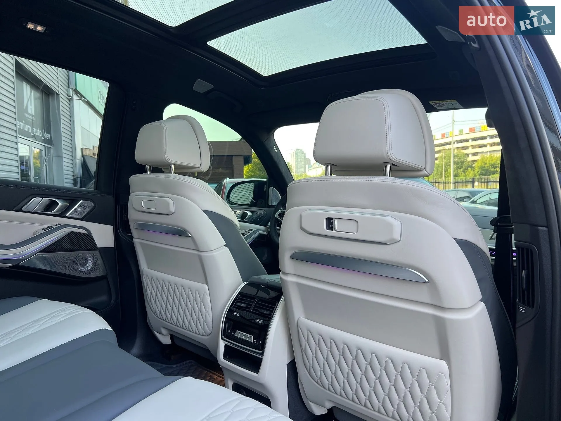 2025 BMW X7 - мініатюра 34