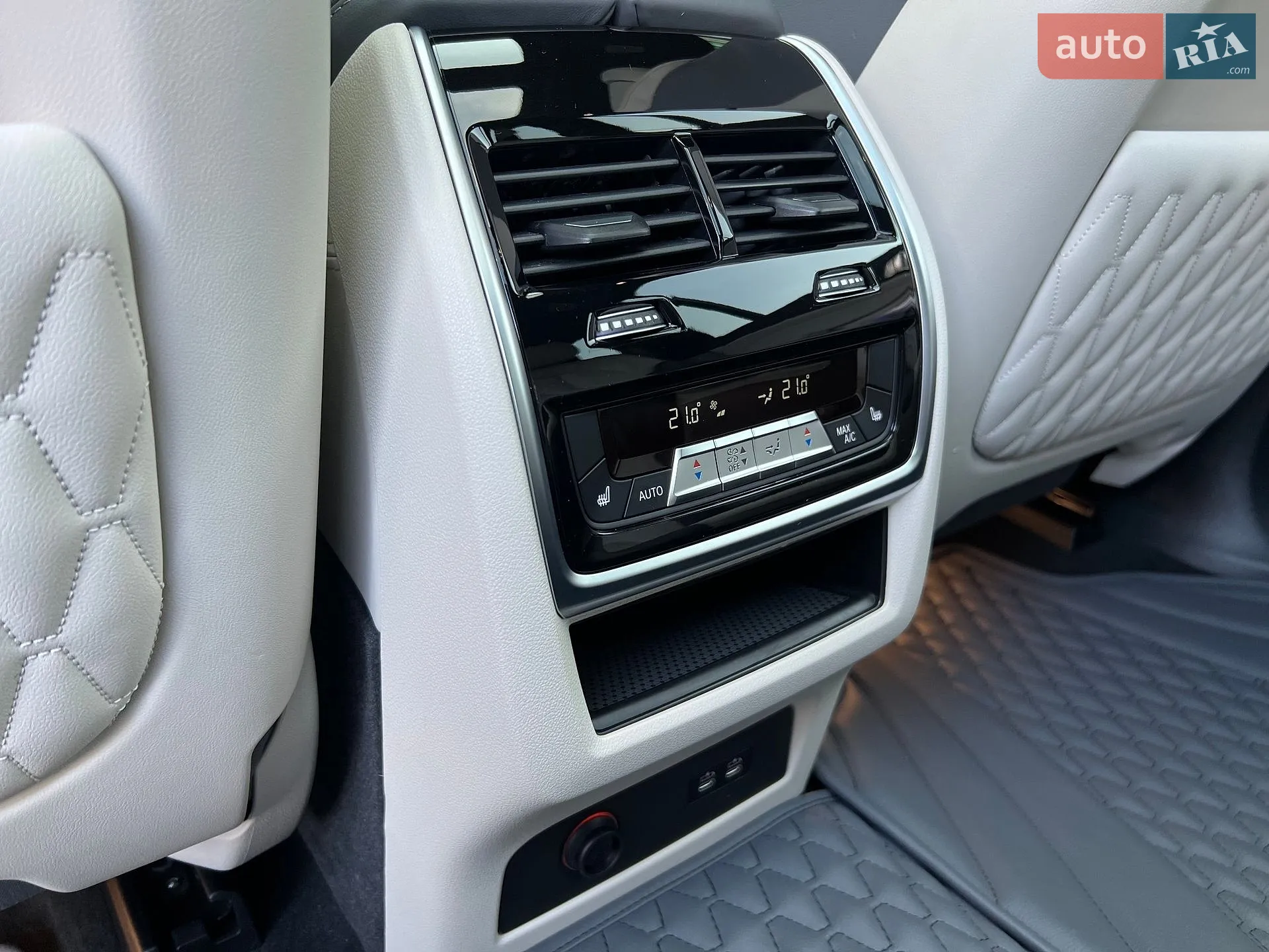 2025 BMW X7 - мініатюра 29