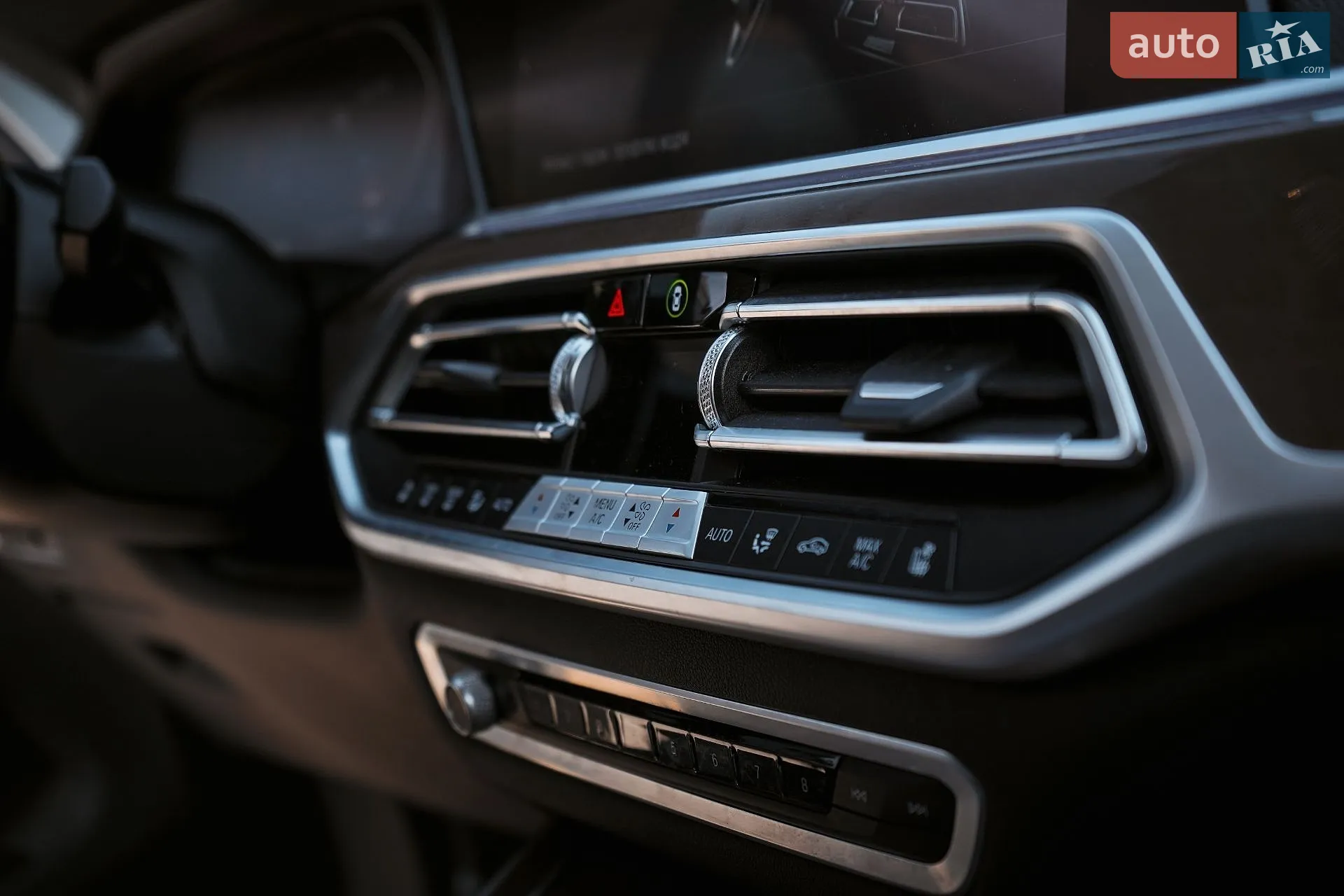 2019 BMW X7 - мініатюра 23
