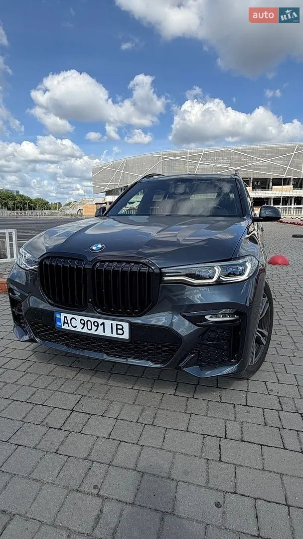 2021 BMW X7 - фото 1