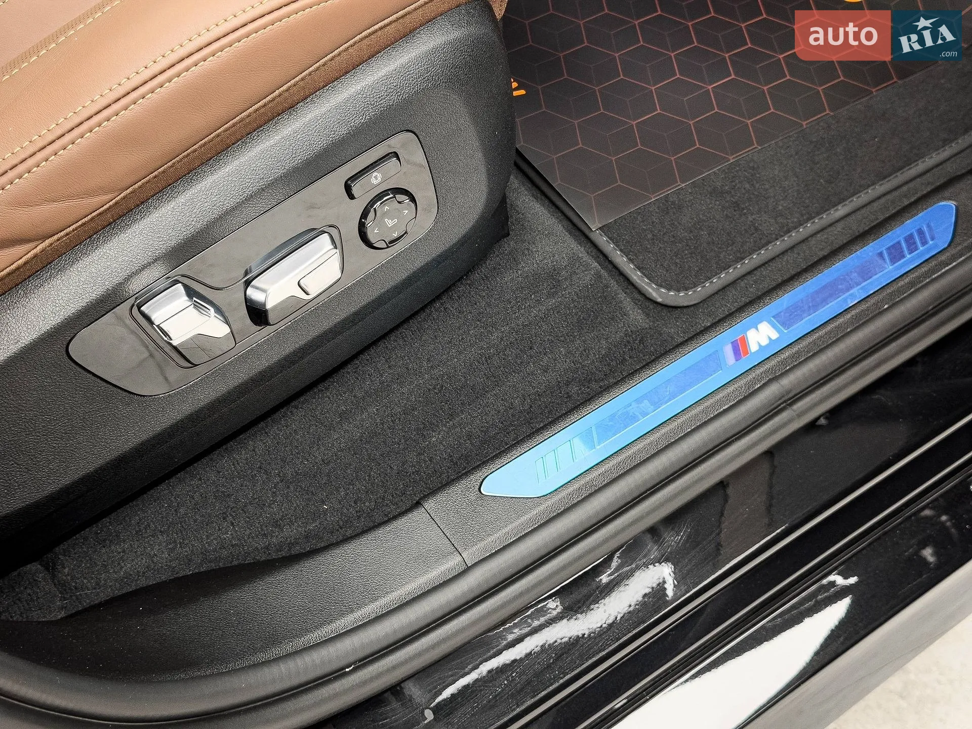 2023 BMW X7 - мініатюра 33