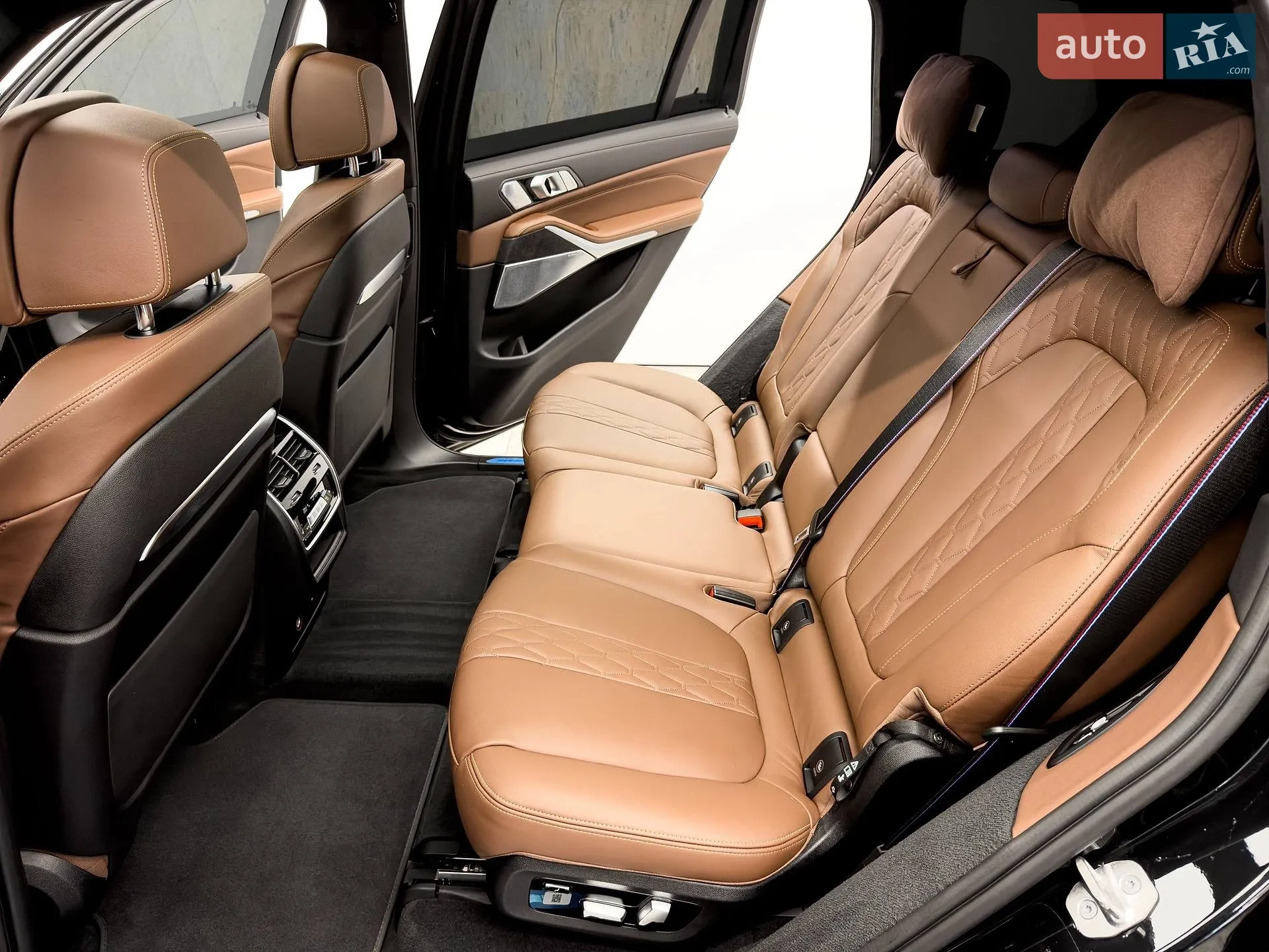 2023 BMW X7 - мініатюра 38