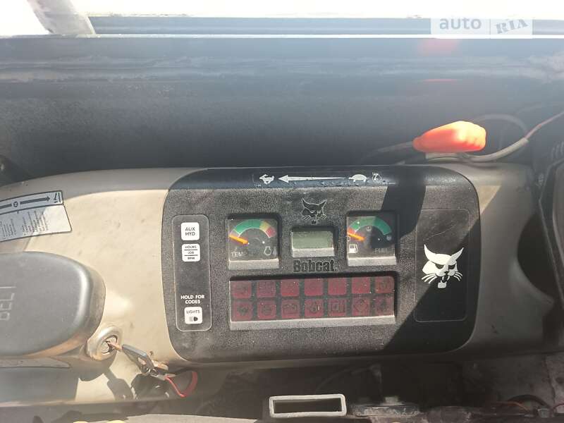 Гусеничний екскаватор Bobcat 331 2001 в Рівному