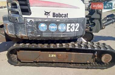 Миниэкскаватор Bobcat E32 2011 в 