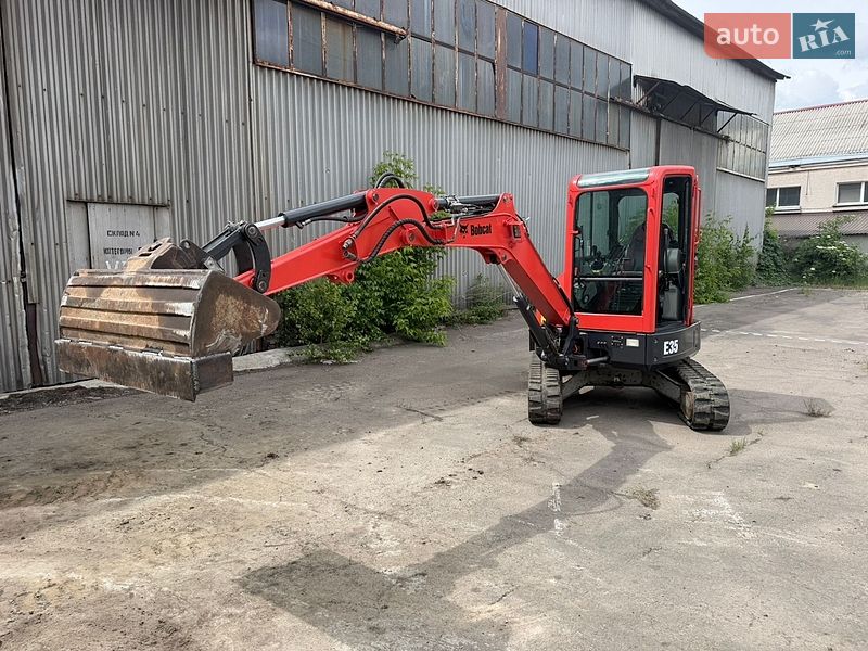 Миниэкскаватор Bobcat E 2010 в Луцке