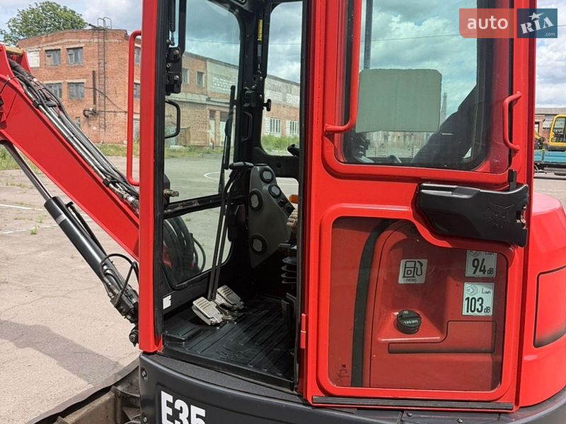 Миниэкскаватор Bobcat E 2010 в Луцке