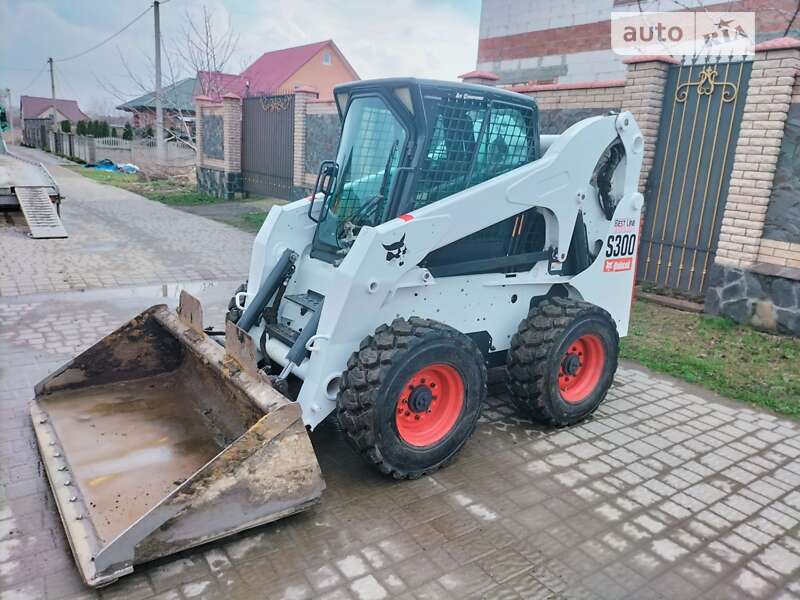 Фронтальный погрузчик Bobcat S300 2010 в Луцке фото 5 Фронтальный погрузчик Bobcat S300 2010 в Луцке