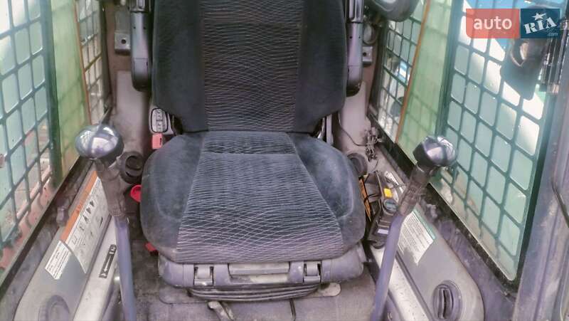 Фронтальный погрузчик Bobcat S300 2010 в Луцке фото 14 Фронтальный погрузчик Bobcat S300 2010 в Луцке